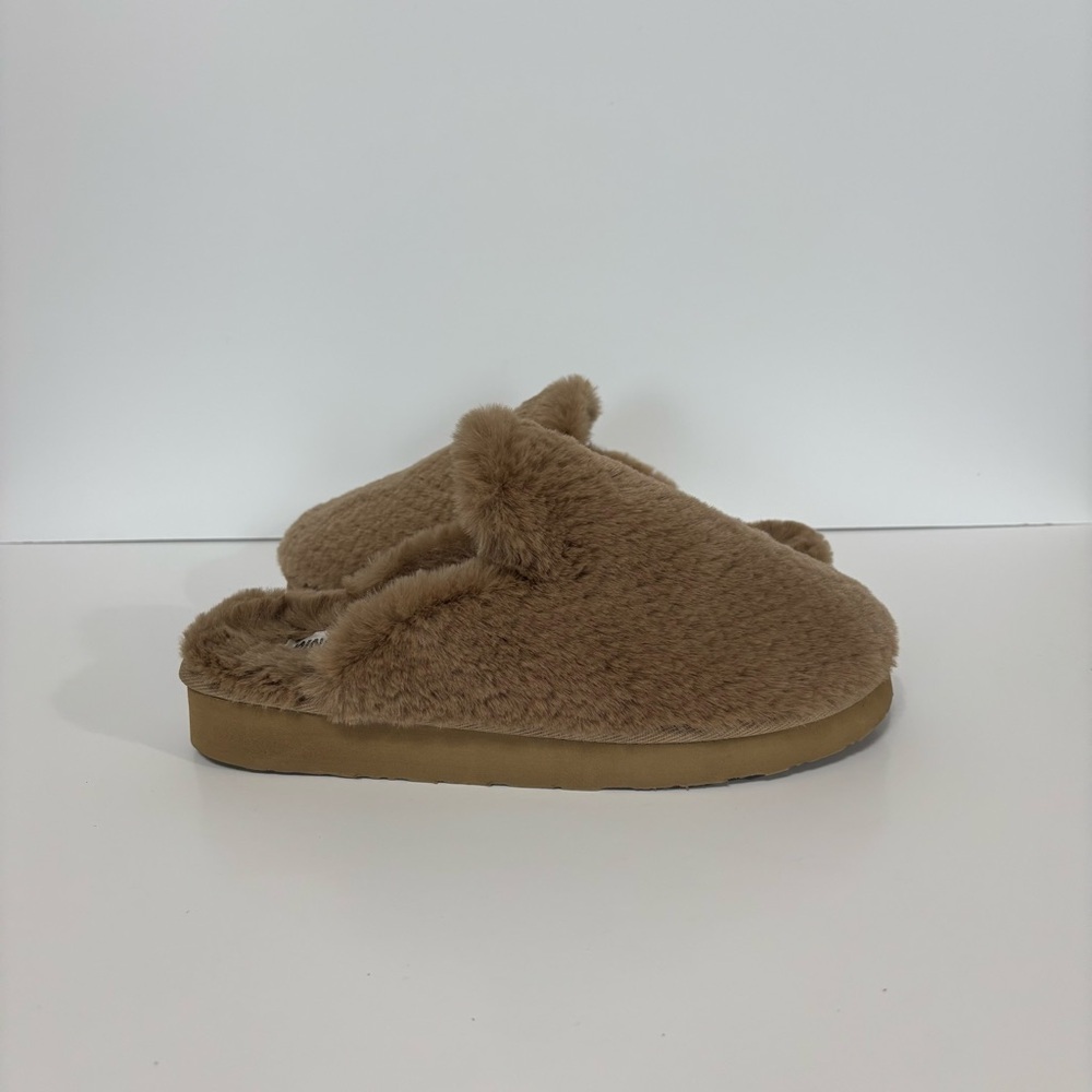 Minnetonka Tan Fuzzy Loafers